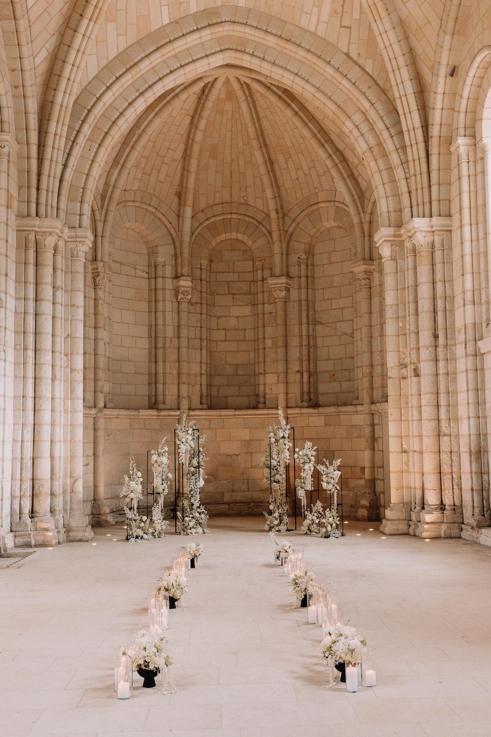 Colonne-en-metal-noir-petit-modele