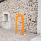 Backdrop arche creuse en bois orange
