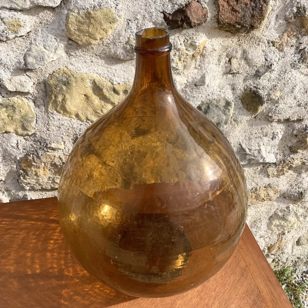 Dame jeanne ambrée martelée