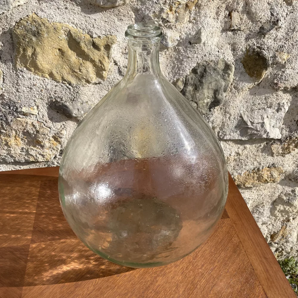 Dame jeanne effet martelé légers reflets vert clair