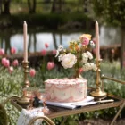 Desserte vintage noire et or