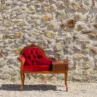 Fauteuil téléphone rouge velours