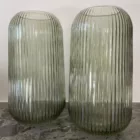Grands vases striés vert transparent