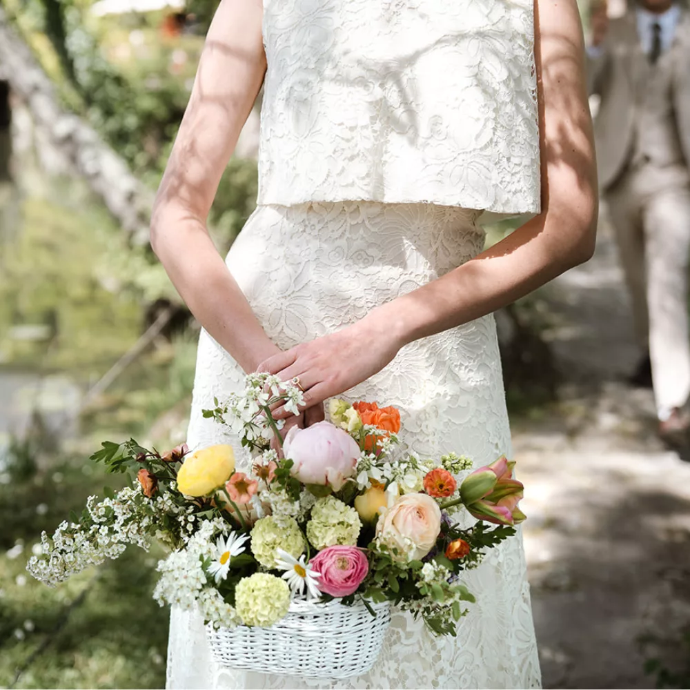 Panier blanc bouquet