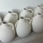 Soliflores en grès blanc à anse