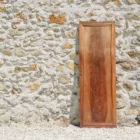 Vieille porte décorative en bois