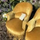 Fauteuil crapaud jaune moutarde à franges