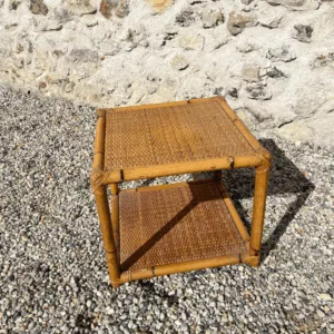 Petite table d'appoint carré (en rotin vernis)