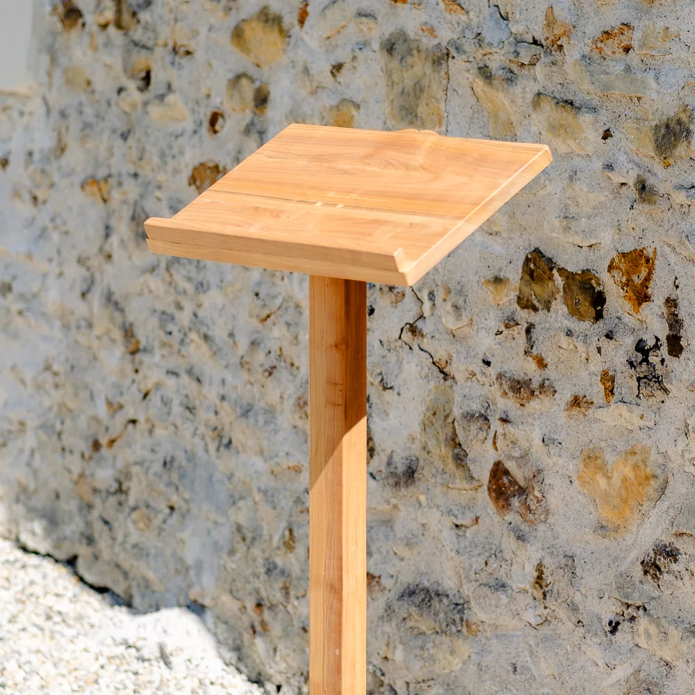 Pupitre en bois naturel
