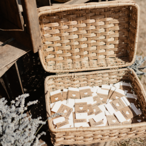 Boite osier vintage