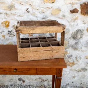 Casier à bouteilles vintage en bois clair