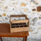 Casier à bouteilles vintage en bois clair