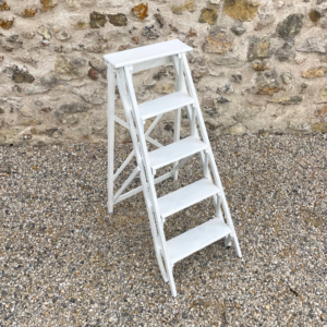 Escabeau blanc