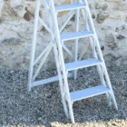 Escabeau de peintre en bois blanc