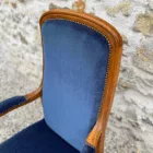 Fauteuil Voltaire bleu velours