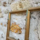 Cadre fenêtre dorée vintage avec éclats bleu turquoise