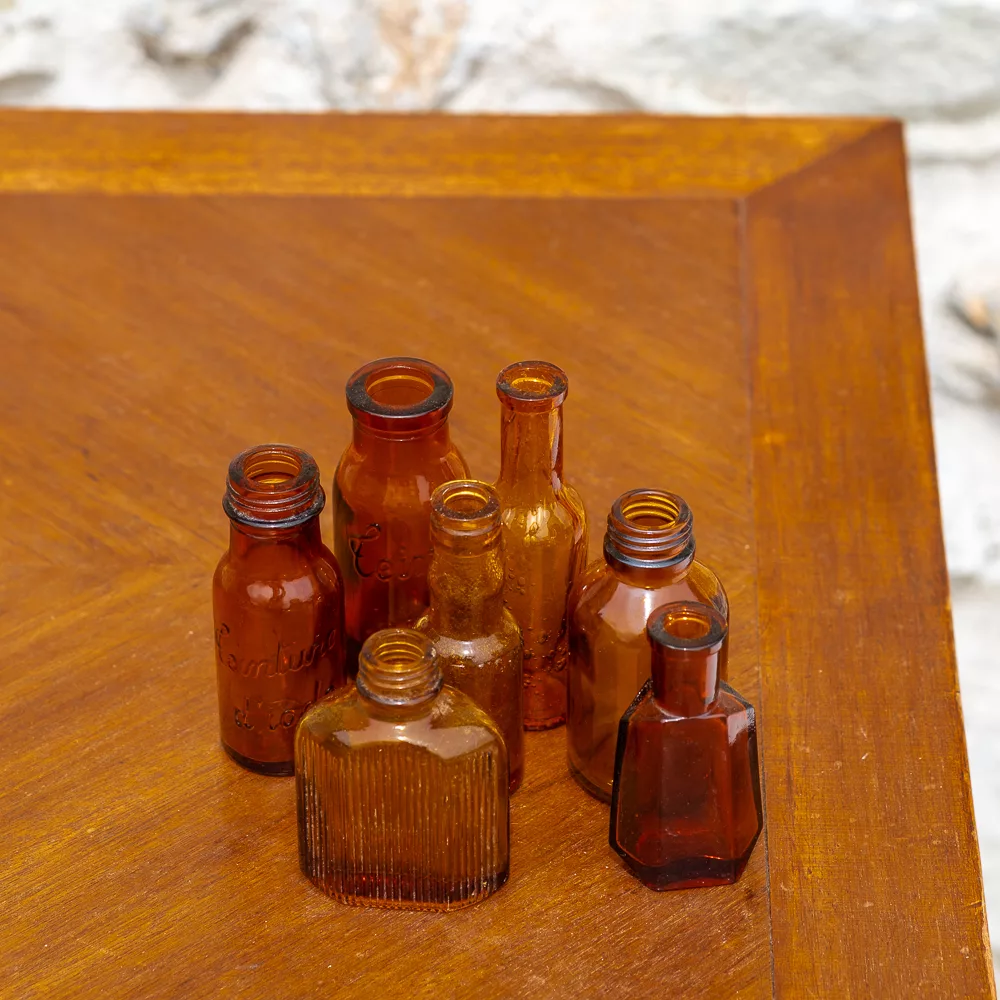 Fioles de pharmacie vintage verre ambré