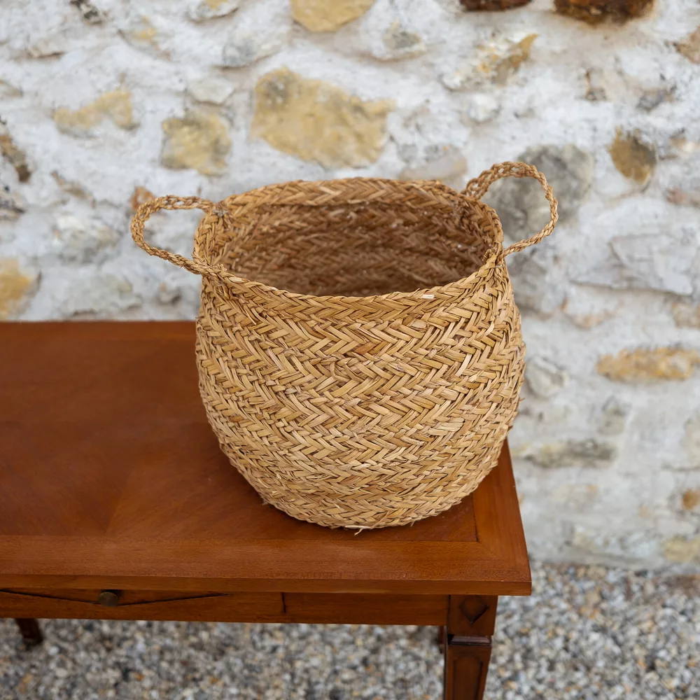 Panier en osier tressé à anses