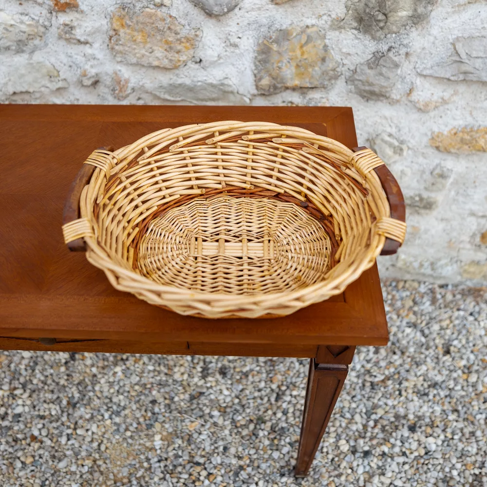 Panier vintage en osier ovale à poignées bois