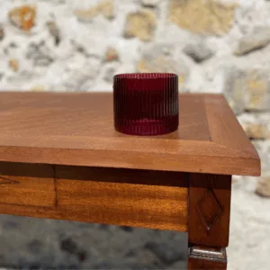 Photophore strié en verre transparent bordeaux