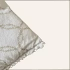 Coussin carré écru et or 40x40