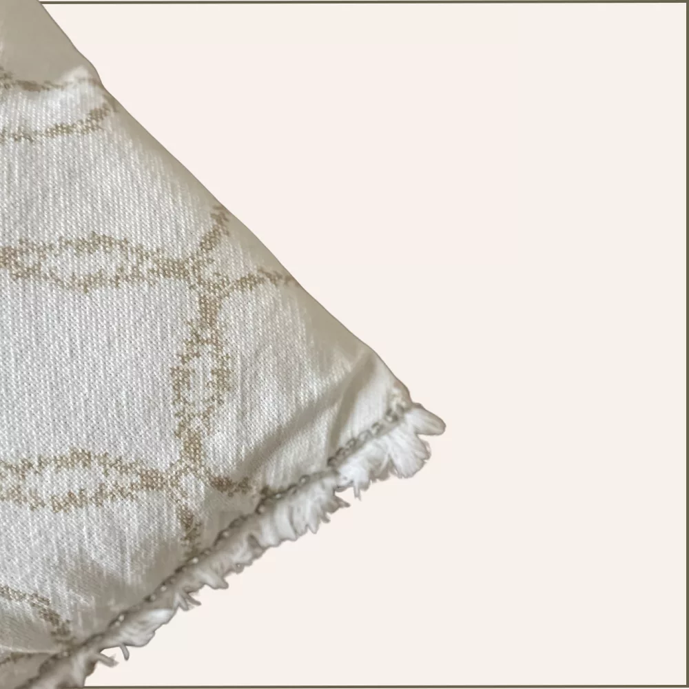 Coussin carré écru et or 40x40