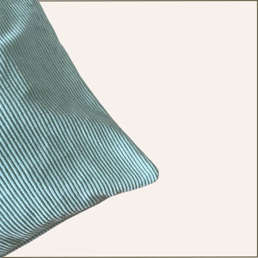 Coussin carré velours vert clair 45x45