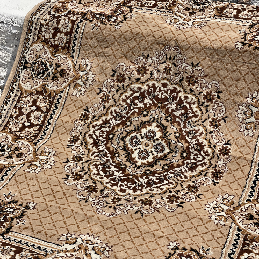 Tapis rectangulaire noir, beige et blanc