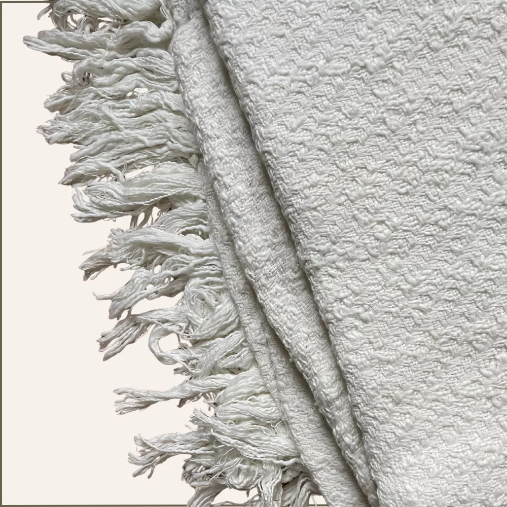 Plaid épais à franges blanc cassé