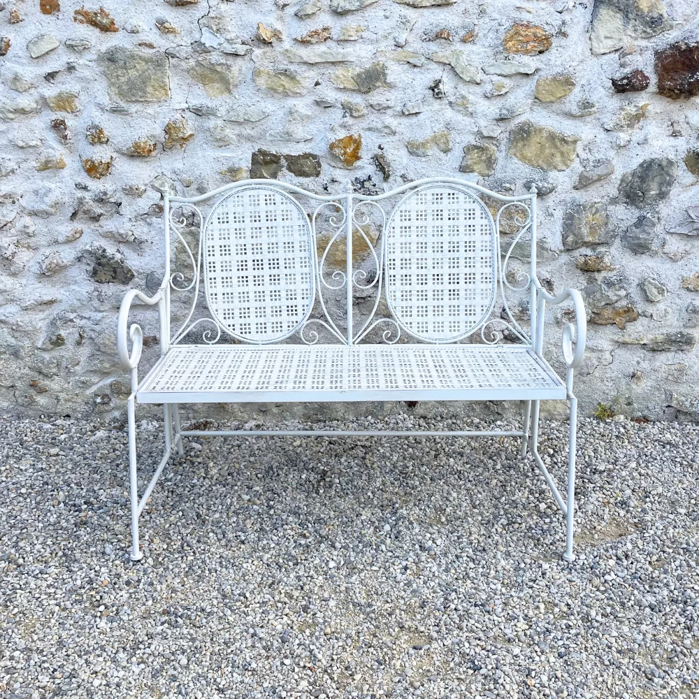 Banc en fer forgé blanc
