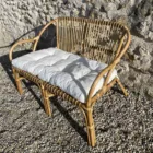 Banquette rotin clair et matelas d'assise écru