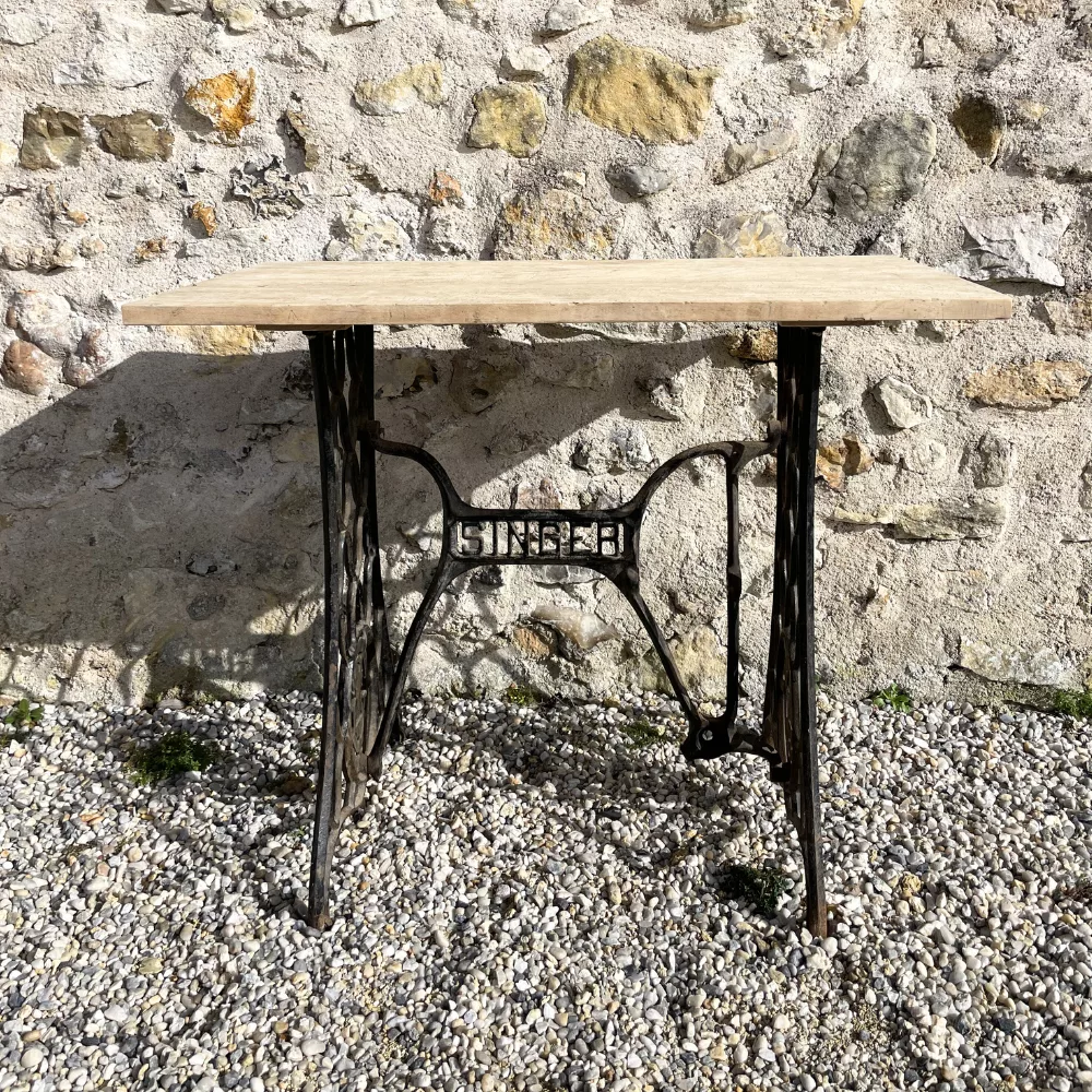 Table vintage pied singer Table vintage pied singer