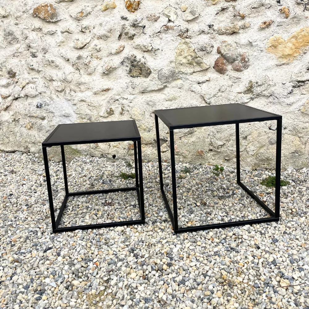 Table gigognes carrées noires