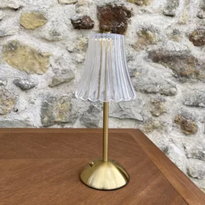 Lampe de table dorée