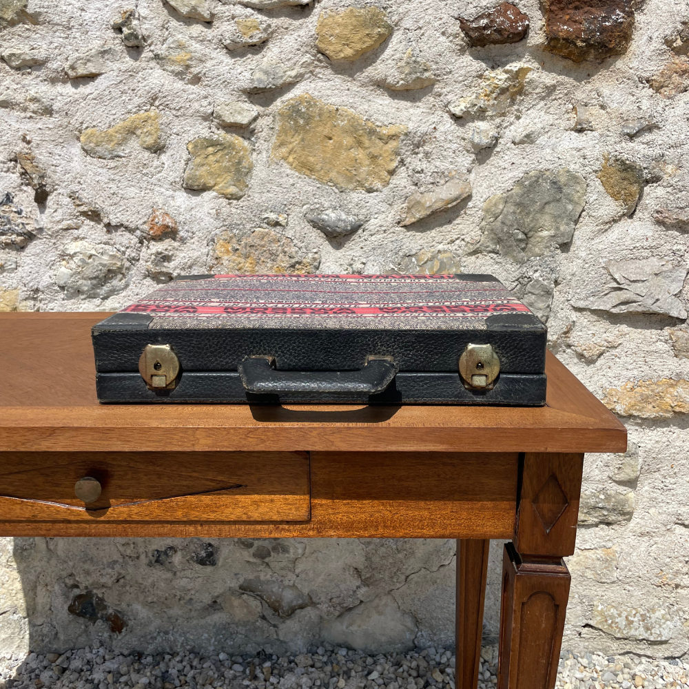 Valise tissée bordeaux et blanche