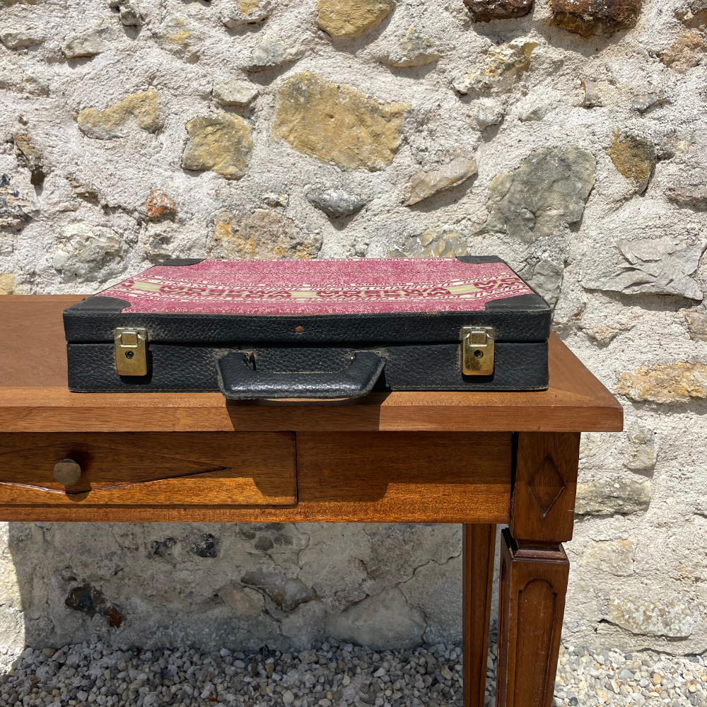 Valise vintage tissée bordeaux et blanche