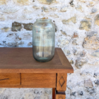 Vase strié vert lisse